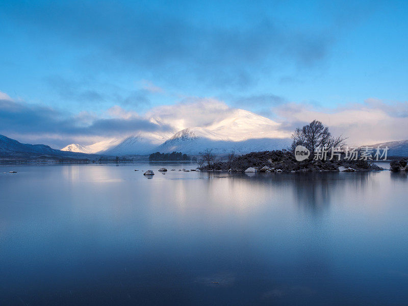 Lochan Na H-Achlaise 和 Dawn。